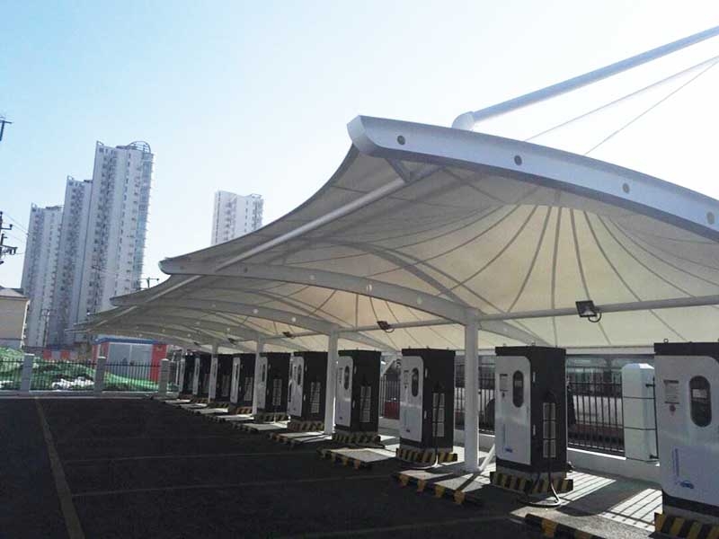 選擇膜結(jié)構(gòu)停車(chē)棚需要考慮哪些問(wèn)題？